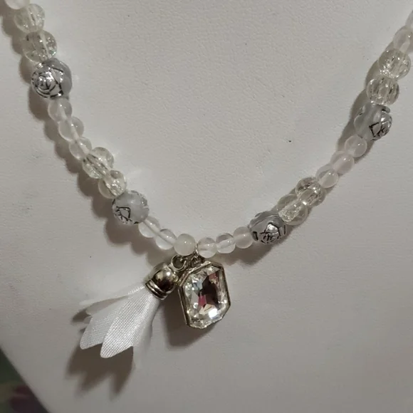 White & silver necklace with white crystal pendant - Picture 2 of 3